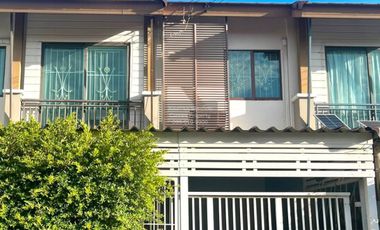 出租 3 卧室 联排别墅 在 Suan Luang, 曼谷