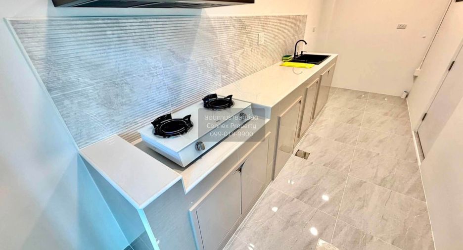 For rent 3 ベッドルーム townhouse in Bang Phli, Samut Prakan