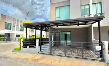 For rent 3 ベッドルーム townhouse in Bang Phli, Samut Prakan