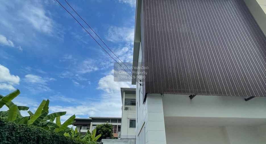 Casa adosada en alquiler de 3 habitaciones en Pak Kret, Nonthaburi
