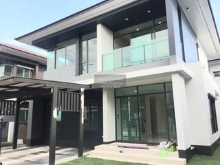 Haus zur Miete mit 4 Zimmer in Bang Kapi, Bangkok