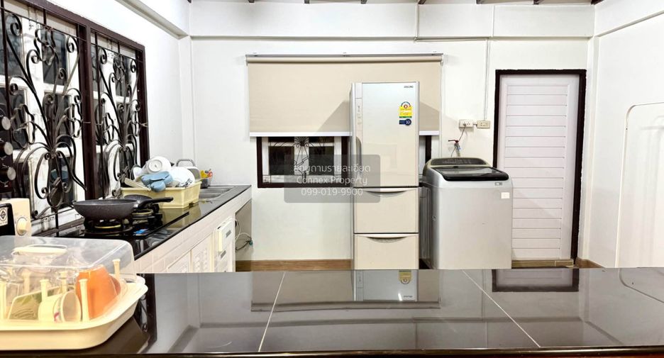 For rent 3 ベッドルーム house in Bang Na, Bangkok