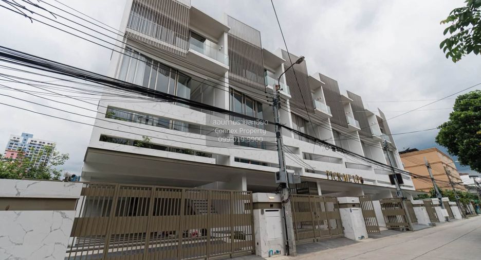 For rent 3 bedrooms townhouse in Chatuchak, Bangkok