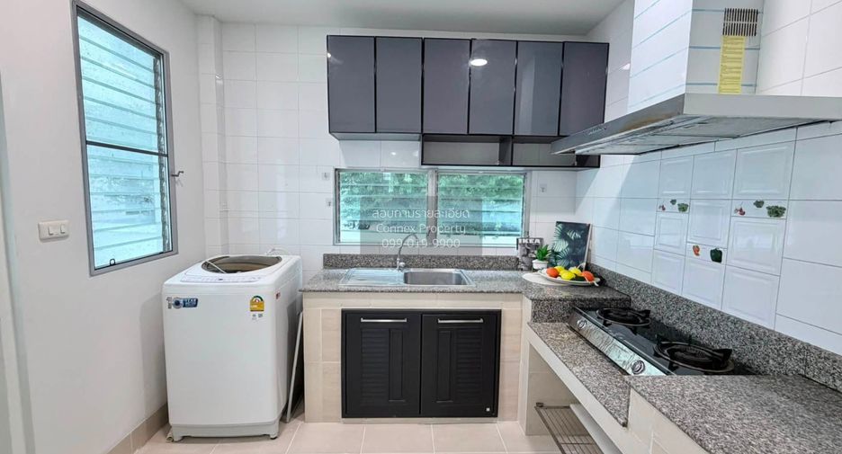 Haus zur Miete mit 4 Zimmer in Prawet, Bangkok