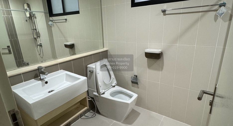 For rent 3 bedrooms townhouse in Bang Kapi, Bangkok