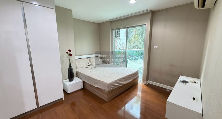 For rent 5 bedrooms condo in Huai Khwang, Bangkok