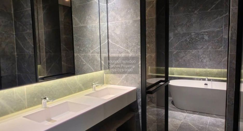For rent 2 bedrooms condo in Khlong San, Bangkok