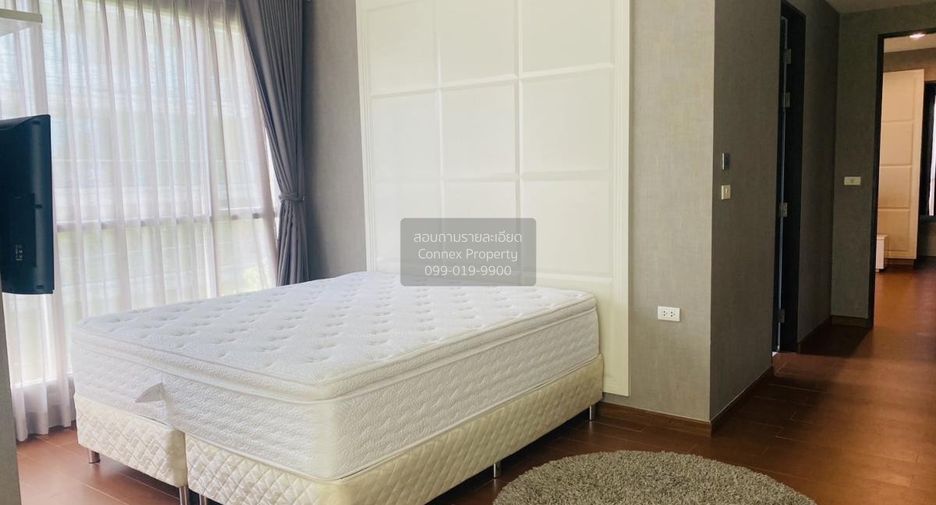 For rent 2 bedrooms condo in Pathum Wan, Bangkok