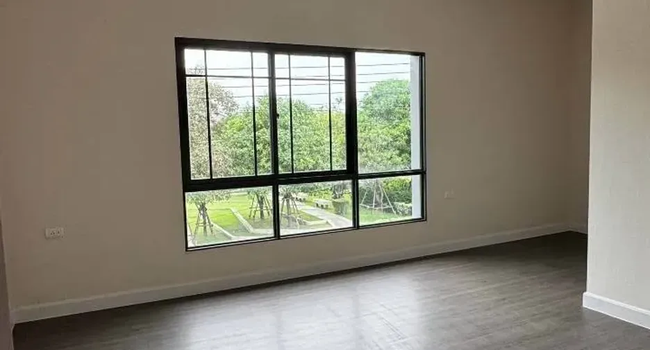 For sale 5 bedrooms house in Mueang Pathum Thani, Pathum Thani