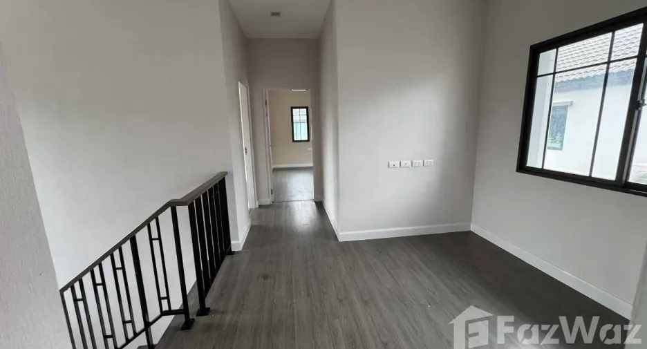 For sale 5 bedrooms house in Mueang Pathum Thani, Pathum Thani