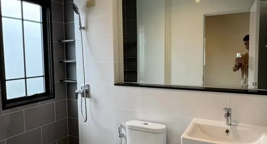 For sale 5 bedrooms house in Mueang Pathum Thani, Pathum Thani