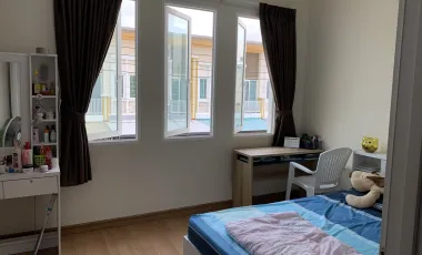 Reihenhaus zum Kauf und zur Miete mit 4 Zimmer in Lat Krabang, Bangkok