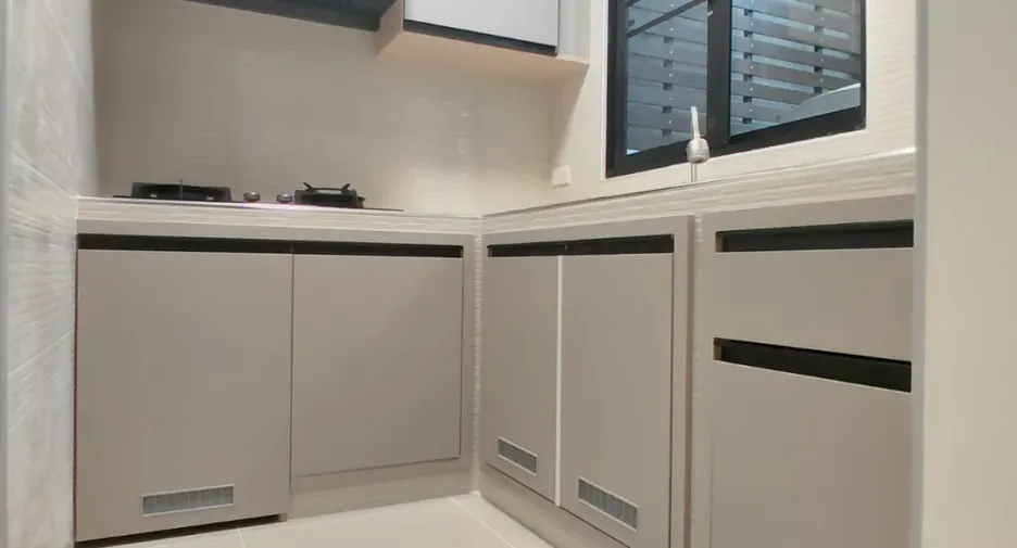 For rent 3 bedrooms townhouse in Bang Kapi, Bangkok