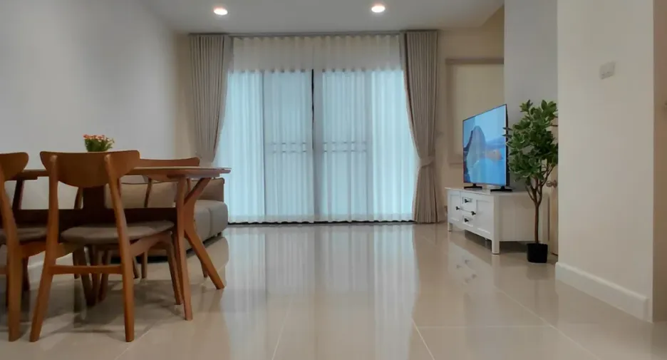 For rent 3 bedrooms townhouse in Bang Kapi, Bangkok