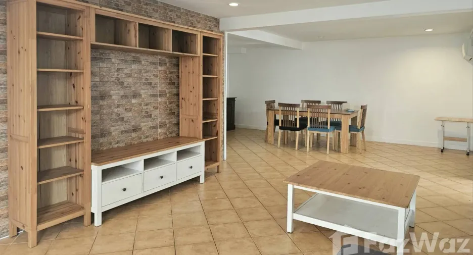Haus zur Miete mit 3 Zimmer in Saphan Sung, Bangkok