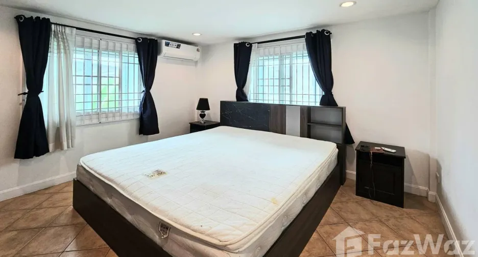 Haus zur Miete mit 3 Zimmer in Saphan Sung, Bangkok