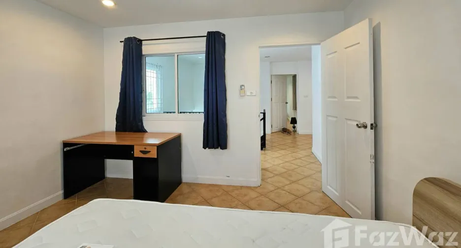 Haus zur Miete mit 3 Zimmer in Saphan Sung, Bangkok