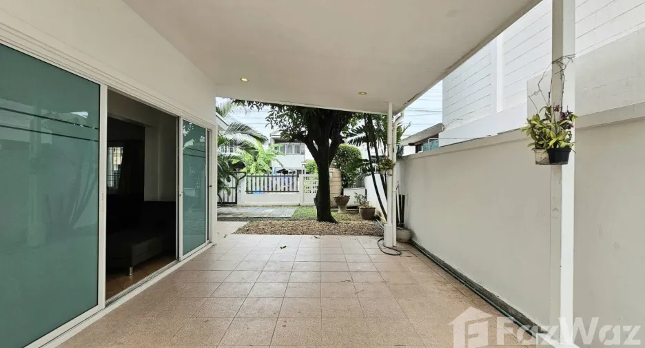 Haus zur Miete mit 3 Zimmer in Saphan Sung, Bangkok