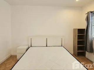 Haus zur Miete mit 3 Zimmer in Saphan Sung, Bangkok