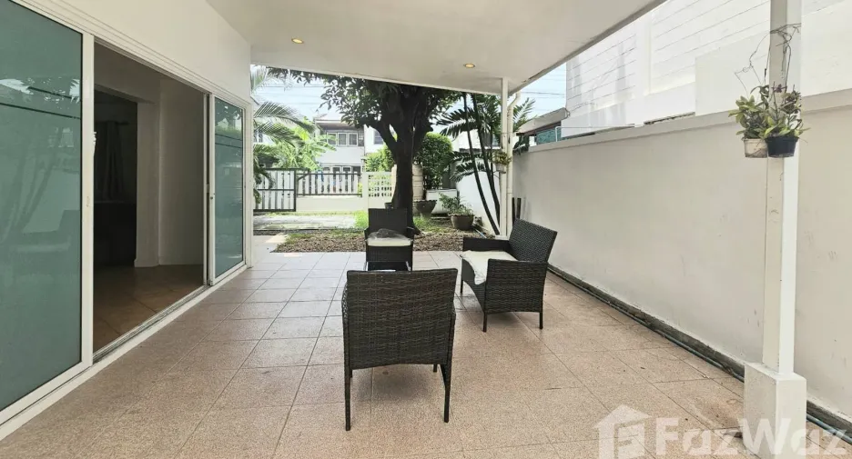 Haus zur Miete mit 3 Zimmer in Saphan Sung, Bangkok