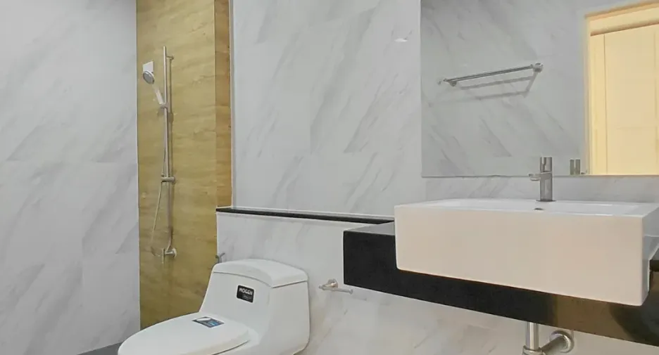 For rent 3 bedrooms townhouse in Chom Thong, Bangkok
