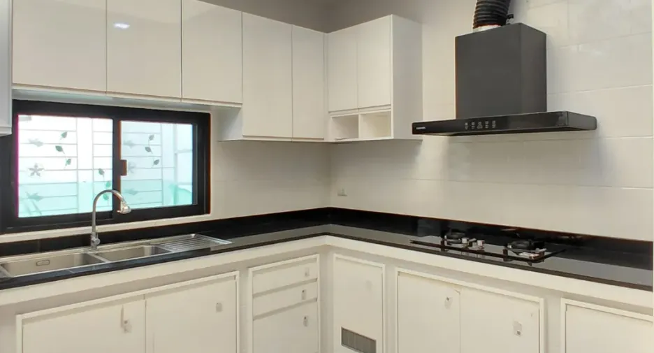 For rent 3 bedrooms townhouse in Chom Thong, Bangkok
