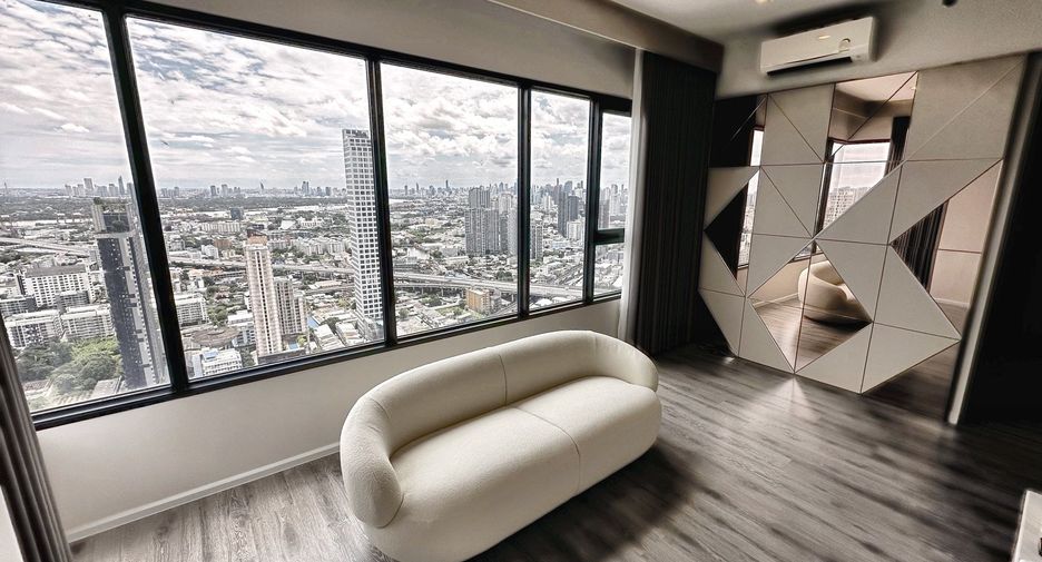For rent 2 bedrooms condo in Watthana, Bangkok