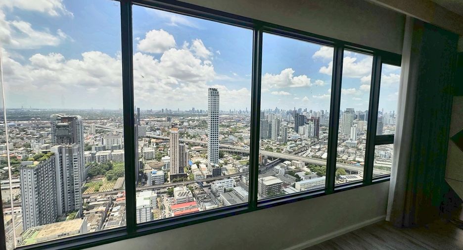 For rent 2 bedrooms condo in Watthana, Bangkok