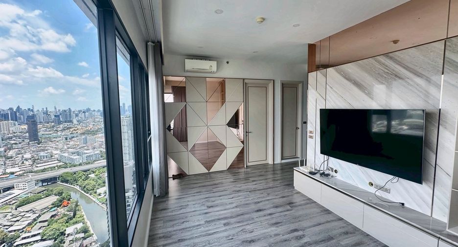For rent 2 bedrooms condo in Watthana, Bangkok