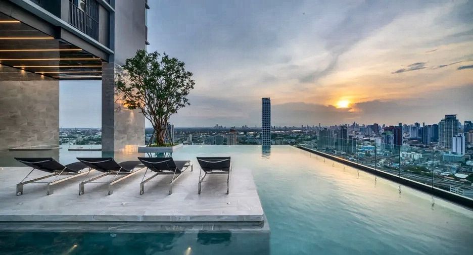 For rent 2 bedrooms condo in Watthana, Bangkok