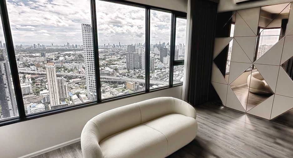 For rent 2 bedrooms condo in Watthana, Bangkok