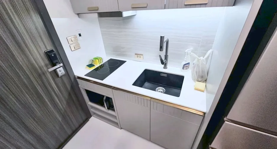 For sale 2 bedrooms condo in Watthana, Bangkok