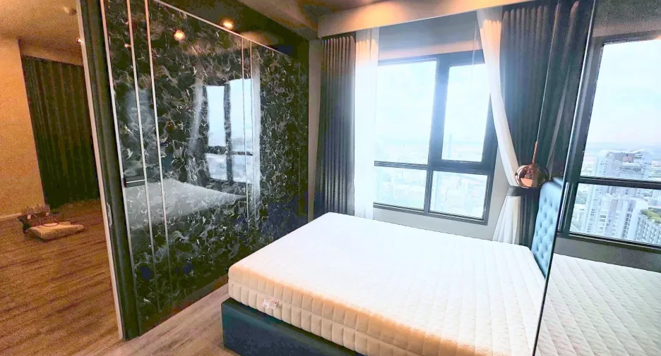 For sale 2 bedrooms condo in Watthana, Bangkok