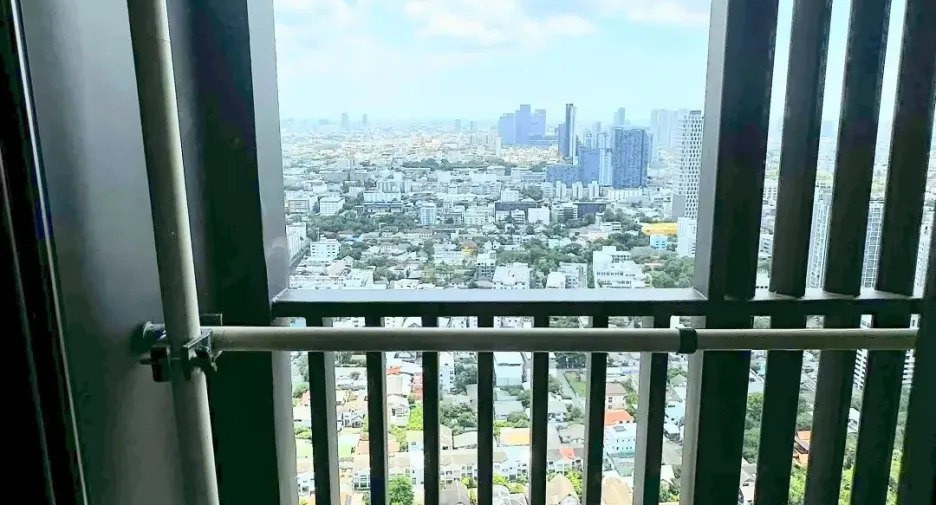 For sale 2 bedrooms condo in Watthana, Bangkok