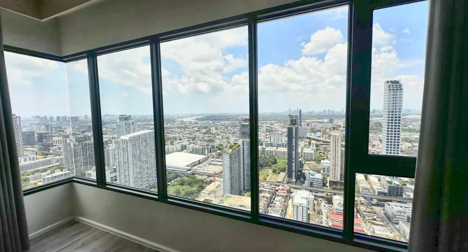 For sale 2 bedrooms condo in Watthana, Bangkok