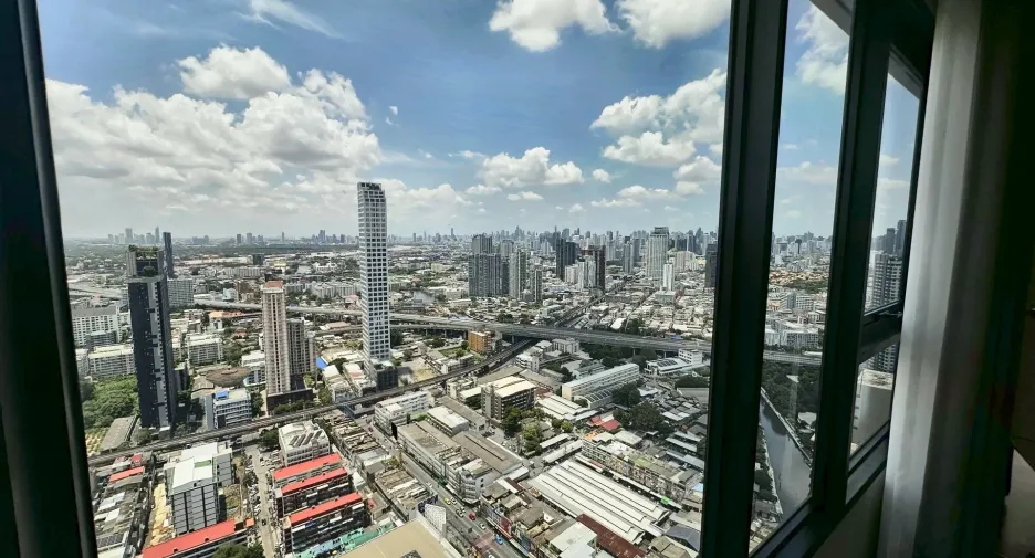 For sale 2 bedrooms condo in Watthana, Bangkok