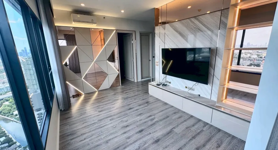 For sale 2 bedrooms condo in Watthana, Bangkok