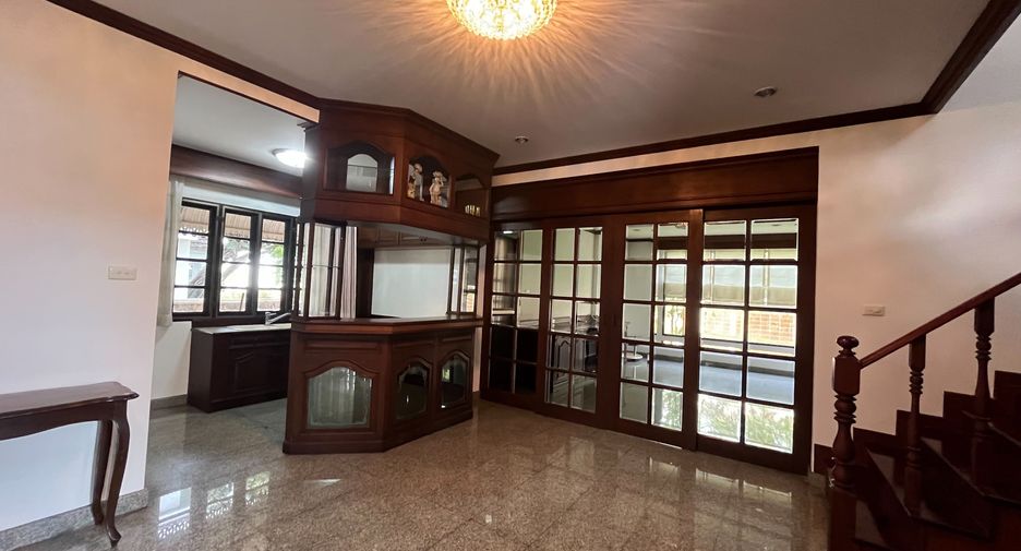 Haus zur Miete mit 3 Zimmer in Mueang Samut Prakan, Samut Prakan
