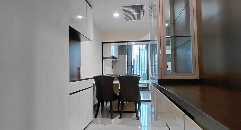 À louer 3 chambres condo à Sathon, Bangkok