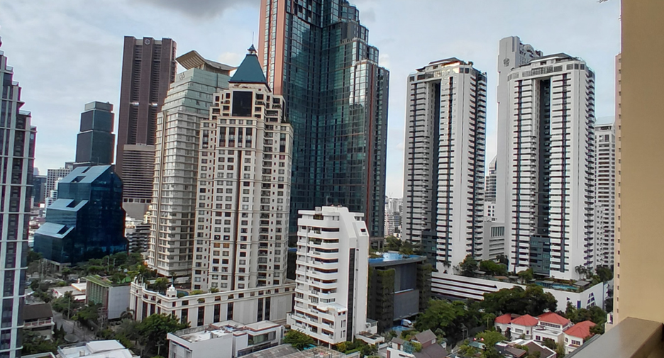 À louer 3 chambres condo à Sathon, Bangkok