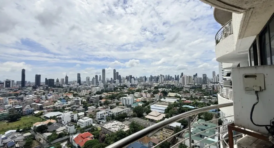 Wohnung zum Kauf mit 2 Zimmer in Watthana, Bangkok