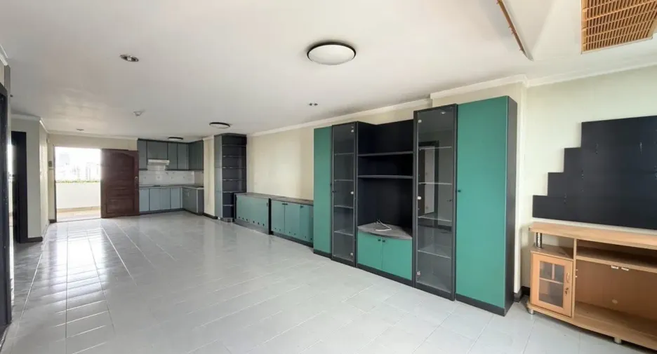 Wohnung zum Kauf mit 2 Zimmer in Watthana, Bangkok