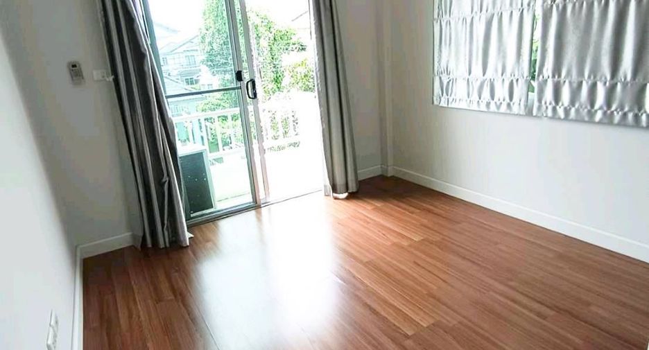 À vendre et à louer 4 chambres maison à Bang Sao Thong, Samut Prakan