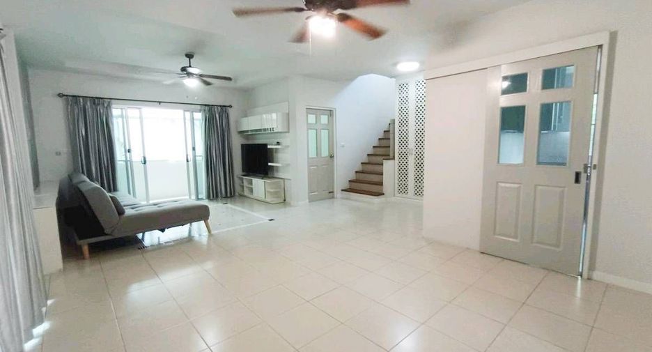 À vendre et à louer 4 chambres maison à Bang Sao Thong, Samut Prakan