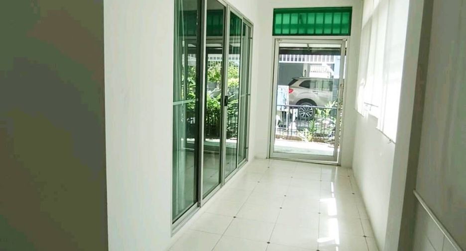 À vendre et à louer 4 chambres maison à Bang Sao Thong, Samut Prakan