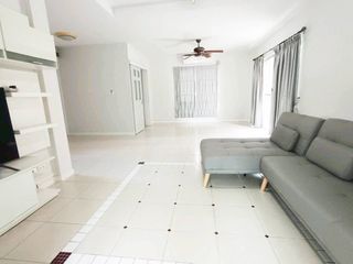 À louer et à vendre 4 chambres maison à Bang Sao Thong, Samut Prakan