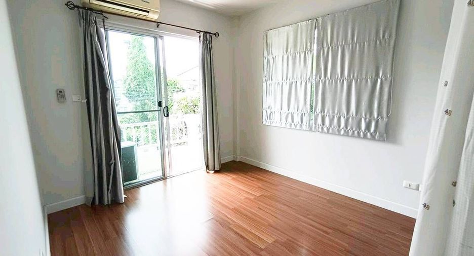 À vendre et à louer 4 chambres maison à Bang Sao Thong, Samut Prakan