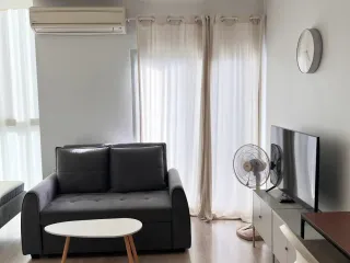 Wohnung zur Miete mit Studio in Huai Khwang, Bangkok