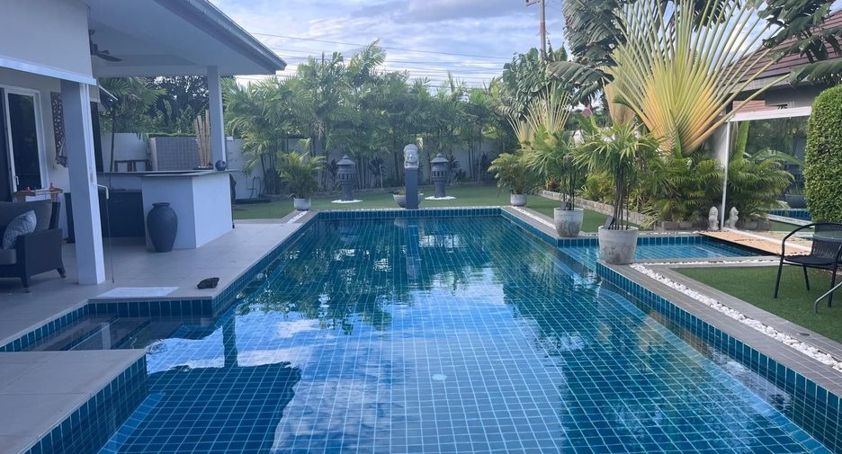 For sale 3 bedrooms villa in Hua Hin, Prachuap Khiri Khan