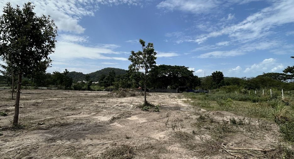 出售 土地 在 华欣, 班武里府